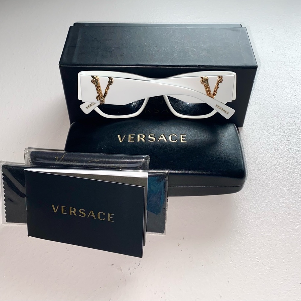 SALE🚨Authentic Versace sunglasses